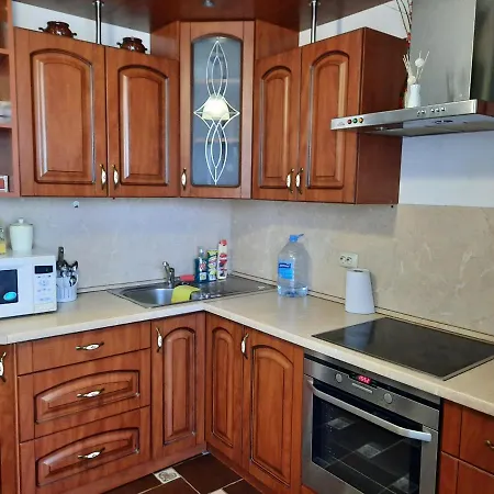у метро On Prytyckaha 73 Apartment *